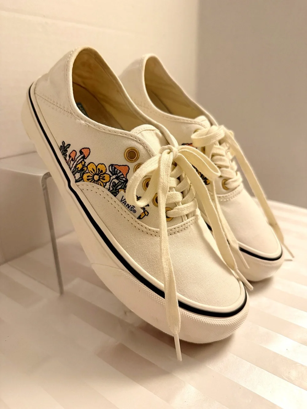 Vans Trippy Floral Authentic SF Marshmallow Sneakers Women’s Size 8